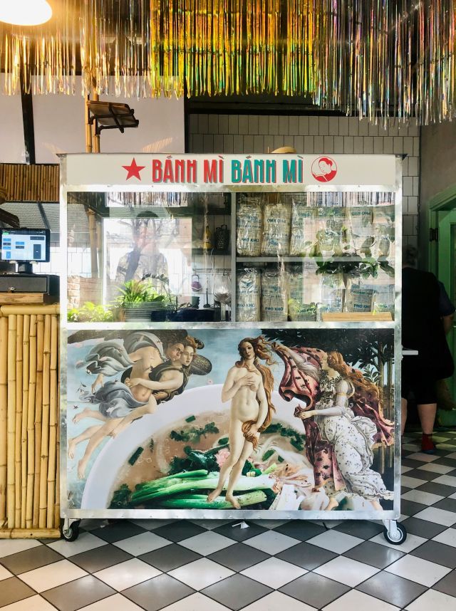 Sau khi tốt nghiệp, nếu mở quán phở ở Hàn thì có được không?