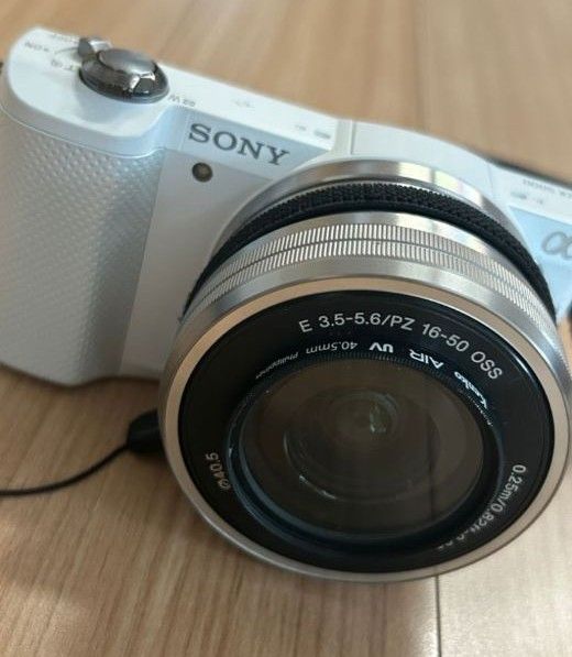 Bận quá nên pass lại máy Sony A5000 giá 300k – ai cần giao dịch ở Seoul nhé!