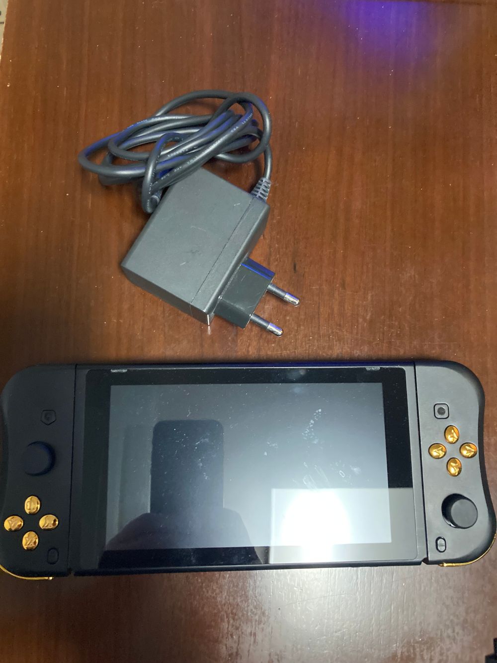 Bán Nintendo Switch đời cũ ạ