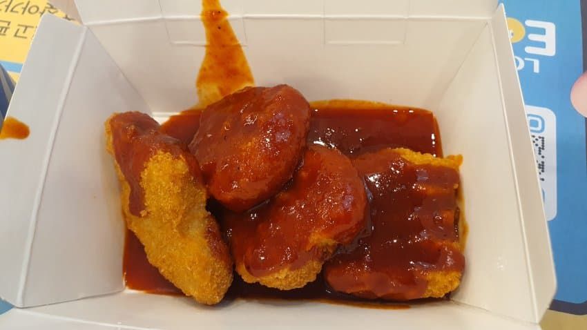 Thử cái Tonkatsu cay Lotte World rồi, sáng hôm sau mới thấy vấn đề 